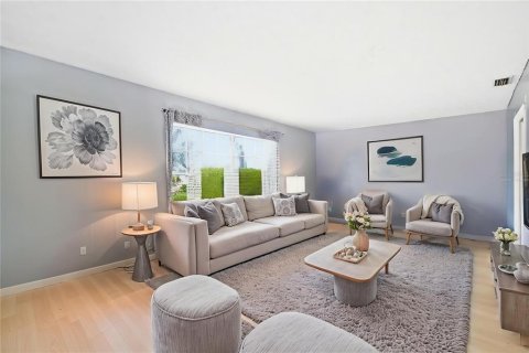 Купить виллу или дом в Брэндон, Флорида 7 комнат, 214.14м2, № 2095047 - фото 2