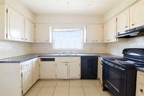 Купить виллу или дом в Брэндон, Флорида 7 комнат, 214.14м2, № 2095047 - фото 17