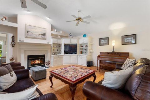 House in Lakeland, Florida 4 bedrooms, 285.02 sq.m. № 2148615 - photo 12