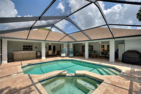 House in Lakeland, Florida 4 bedrooms, 285.02 sq.m. № 2148615 - photo 20