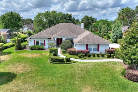 House in Lakeland, Florida 4 bedrooms, 285.02 sq.m. № 2148615