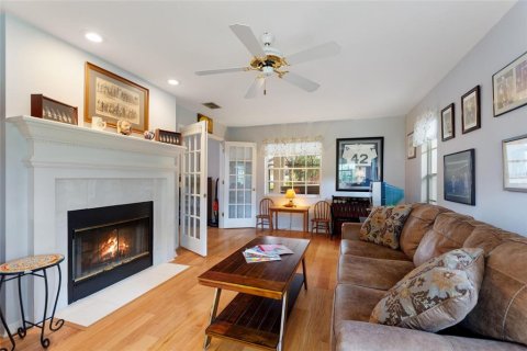 House in Lakeland, Florida 4 bedrooms, 285.02 sq.m. № 2148615 - photo 14