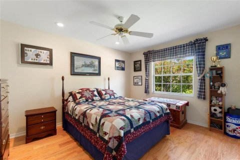 House in Lakeland, Florida 4 bedrooms, 285.02 sq.m. № 2148615 - photo 24
