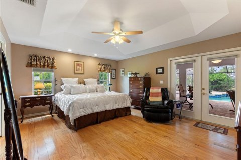 House in Lakeland, Florida 4 bedrooms, 285.02 sq.m. № 2148615 - photo 15