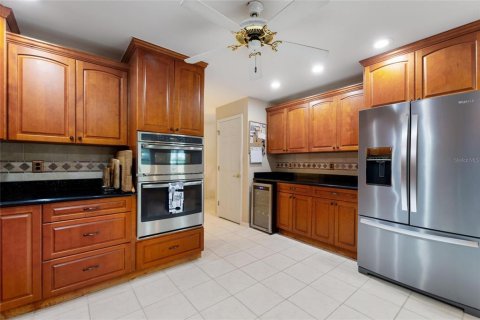House in Lakeland, Florida 4 bedrooms, 285.02 sq.m. № 2148615 - photo 7