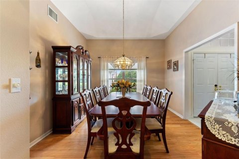 House in Lakeland, Florida 4 bedrooms, 285.02 sq.m. № 2148615 - photo 11
