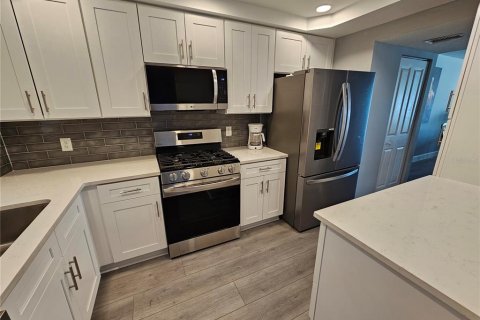 Copropriété à vendre à Gulfport, Floride: 1 chambre, 108.7 m2 № 2151753 - photo 4