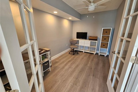 Copropriété à vendre à Gulfport, Floride: 1 chambre, 108.7 m2 № 2151753 - photo 10