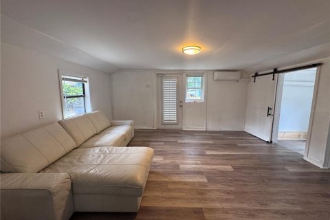 House in Bradenton, Florida 4 bedrooms, 92.9 sq.m. № 2216961 - photo 8