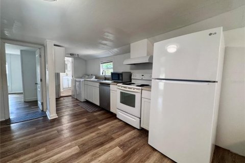 House in Bradenton, Florida 4 bedrooms, 92.9 sq.m. № 2216961 - photo 18