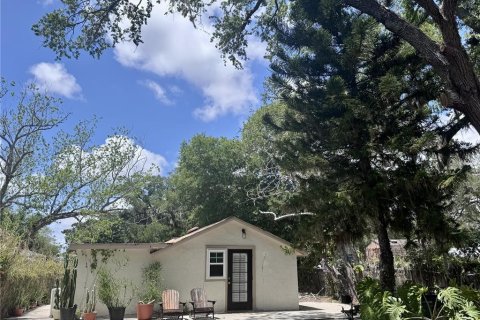 House in Bradenton, Florida 4 bedrooms, 92.9 sq.m. № 2216961