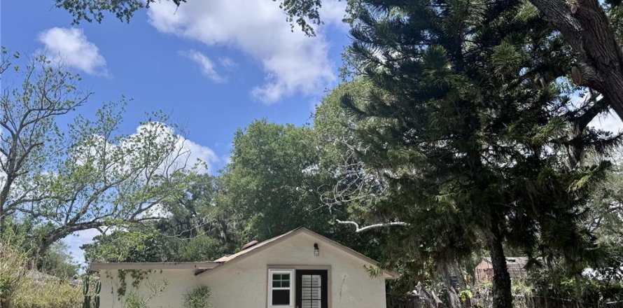 House in Bradenton, Florida 4 bedrooms, 92.9 sq.m. № 2216961
