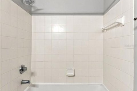 Condo in Tampa, Florida, 3 bedrooms  № 2277302 - photo 26