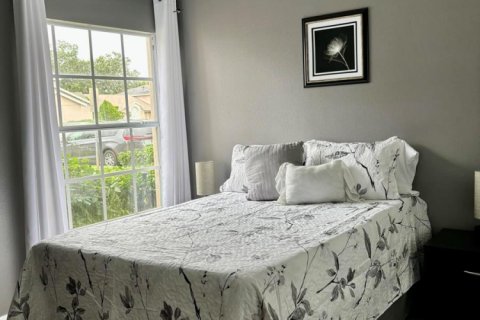 Adosado en venta en Kissimmee, Florida, 3 dormitorios, 128.21 m2 № 2146688 - foto 3