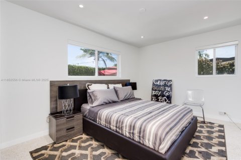Villa ou maison à vendre à Miami, Floride: 3 chambres, 145.86 m2 № 2024399 - photo 13