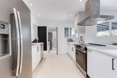 Villa ou maison à vendre à Miami, Floride: 3 chambres, 145.86 m2 № 2024399 - photo 8