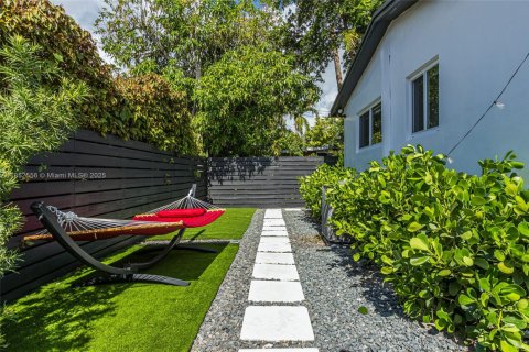 Villa ou maison à vendre à Miami, Floride: 3 chambres, 145.86 m2 № 2024399 - photo 20