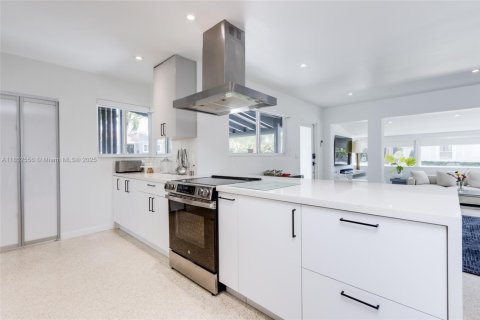 Villa ou maison à vendre à Miami, Floride: 3 chambres, 145.86 m2 № 2024399 - photo 7