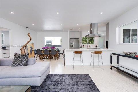 Villa ou maison à vendre à Miami, Floride: 3 chambres, 145.86 m2 № 2024399 - photo 10