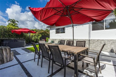 Villa ou maison à vendre à Miami, Floride: 3 chambres, 145.86 m2 № 2024399 - photo 19