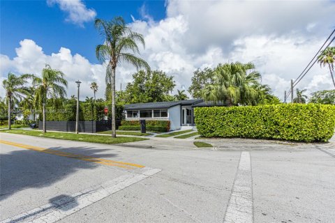 Villa ou maison à vendre à Miami, Floride: 3 chambres, 145.86 m2 № 2024399 - photo 22