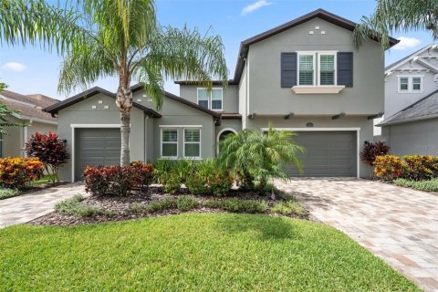 House in Lutz, Florida 4 bedrooms, 353.21 sq.m. № 1894594 - photo 1