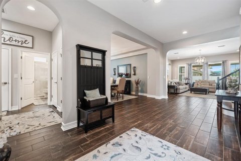 House in Lutz, Florida 4 bedrooms, 353.21 sq.m. № 1894594 - photo 7