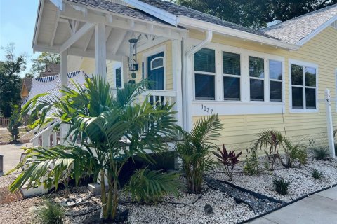 Villa ou maison à Saint Petersburg, Floride 3 chambres, 130.06 m2 № 2096201