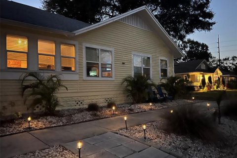 House in Saint Petersburg, Florida 3 bedrooms, 130.06 sq.m. № 2096201 - photo 24