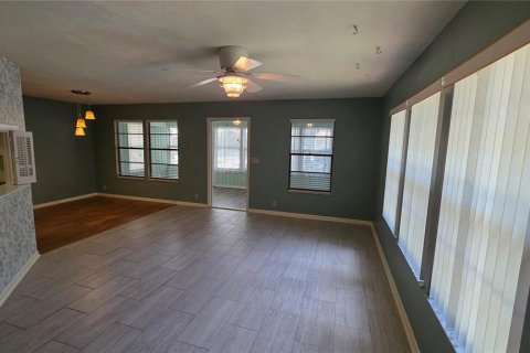 House in Gainesville, Florida 2 bedrooms, 129.32 sq.m. № 2220423 - photo 12