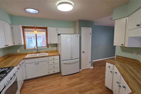 House in Gainesville, Florida 2 bedrooms, 129.32 sq.m. № 2220423 - photo 18