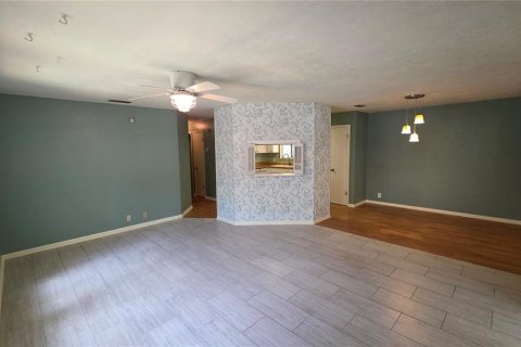 House in Gainesville, Florida 2 bedrooms, 129.32 sq.m. № 2220423 - photo 10