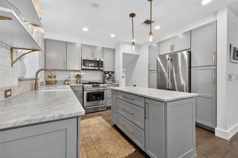 Casa en alquiler en Saint Petersburg, Florida, 3 dormitorios, 160.72 m2 № 1912027 - foto 15