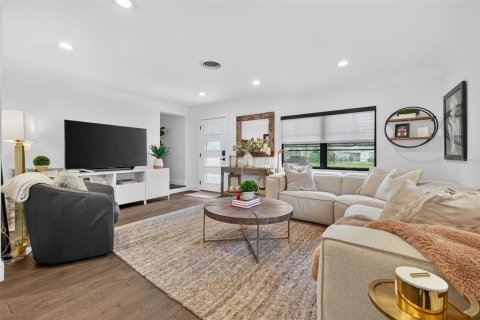 Casa en alquiler en Saint Petersburg, Florida, 3 dormitorios, 160.72 m2 № 1912027 - foto 11