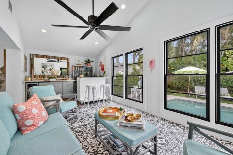 Casa en alquiler en Saint Petersburg, Florida, 3 dormitorios, 160.72 m2 № 1912027 - foto 23