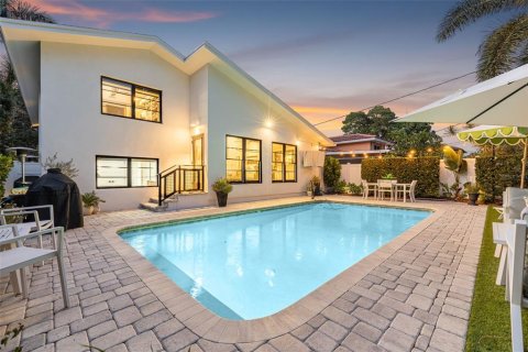 Casa en alquiler en Saint Petersburg, Florida, 3 dormitorios, 160.72 m2 № 1912027 - foto 7