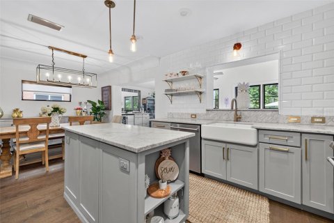 Casa en alquiler en Saint Petersburg, Florida, 3 dormitorios, 160.72 m2 № 1912027 - foto 18