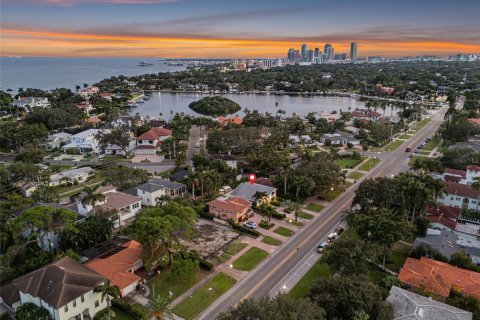 Casa en alquiler en Saint Petersburg, Florida, 3 dormitorios, 160.72 m2 № 1912027 - foto 2