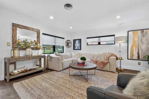 Casa en alquiler en Saint Petersburg, Florida, 3 dormitorios, 160.72 m2 № 1912027 - foto 12