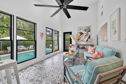 Casa en alquiler en Saint Petersburg, Florida, 3 dormitorios, 160.72 m2 № 1912027 - foto 25