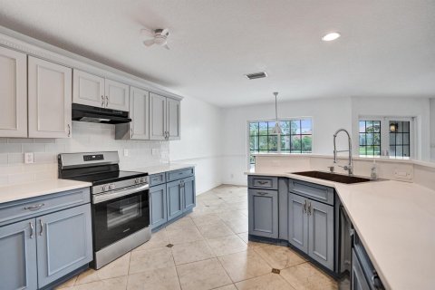 House in Boynton Beach, Florida 3 bedrooms, 212.84 sq.m. № 2088001 - photo 10