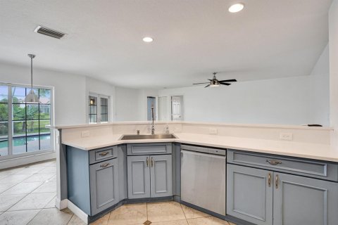 House in Boynton Beach, Florida 3 bedrooms, 212.84 sq.m. № 2088001 - photo 11