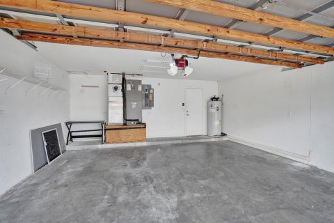 House in Boynton Beach, Florida 3 bedrooms, 212.84 sq.m. № 2088001 - photo 13