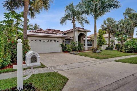 House in Boynton Beach, Florida 3 bedrooms, 212.84 sq.m. № 2088001 - photo 3