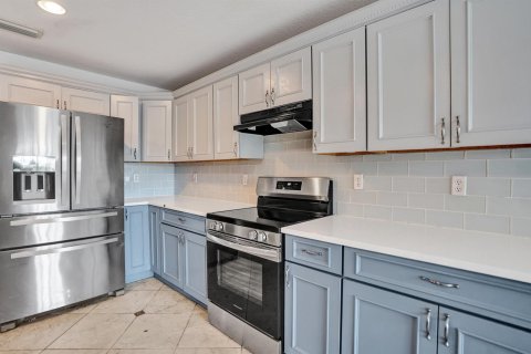 House in Boynton Beach, Florida 3 bedrooms, 212.84 sq.m. № 2088001 - photo 7