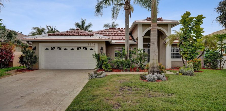 House in Boynton Beach, Florida 3 bedrooms, 212.84 sq.m. № 2088001