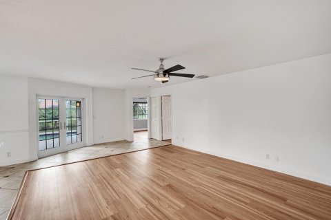 House in Boynton Beach, Florida 3 bedrooms, 212.84 sq.m. № 2088001 - photo 20