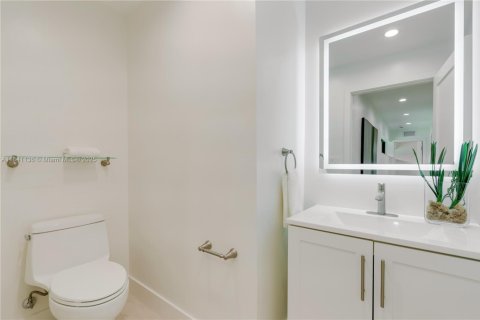 House in Palmetto Bay, Florida 4 bedrooms, 284.84 sq.m. № 1832400 - photo 8