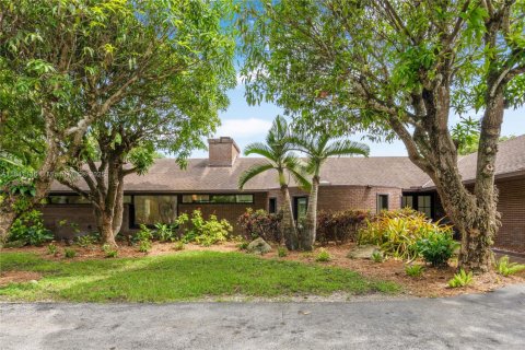 House in Palmetto Bay, Florida 4 bedrooms, 284.84 sq.m. № 1832400 - photo 3