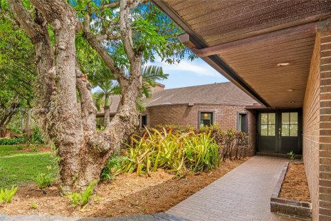 House in Palmetto Bay, Florida 4 bedrooms, 284.84 sq.m. № 1832400 - photo 4